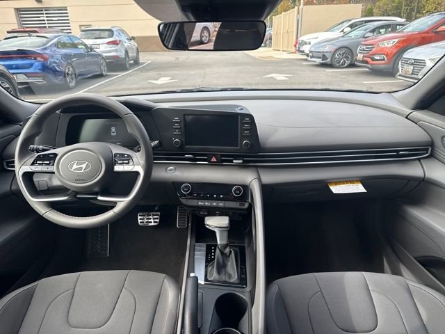 Certified 2025 Hyundai Elantra Sport image 12