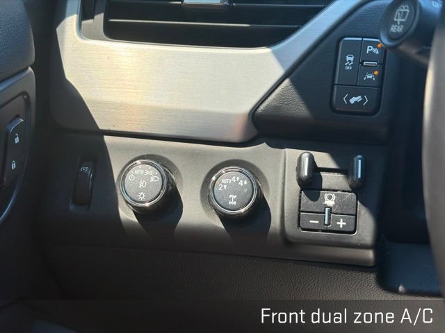 Used 2018 GMC Yukon SLT w/ Premium Edition AWD/4WD image 40