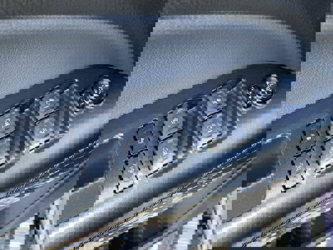 Used 2018 Chevrolet Colorado Z71 w/ Centennial Edition image 13