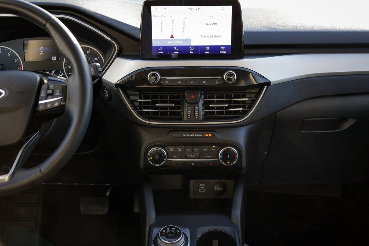 Used 2022 Ford Escape SE w/ Cold Weather Package image 19
