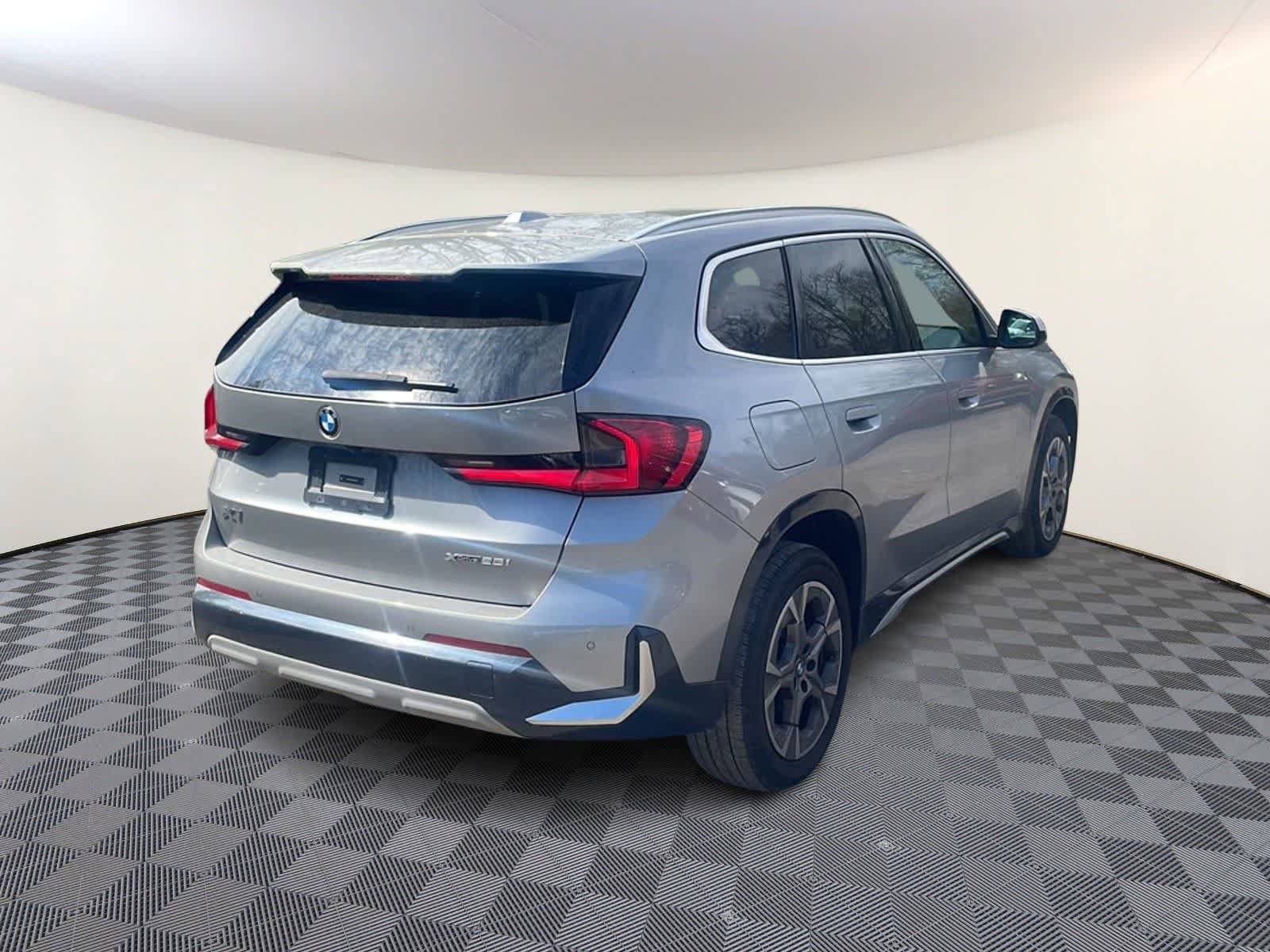 Used 2023 BMW X1 xDrive28i w/ Convenience Package AWD/4WD image 7