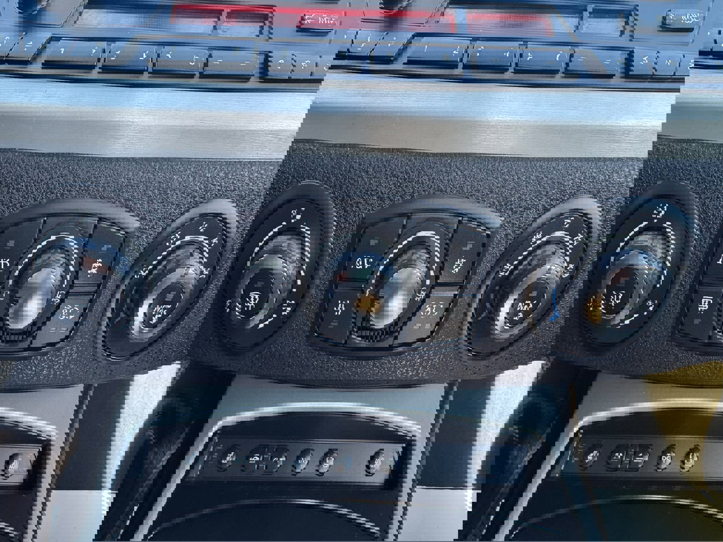 Used 2006 BMW Z4 3.0i image 24