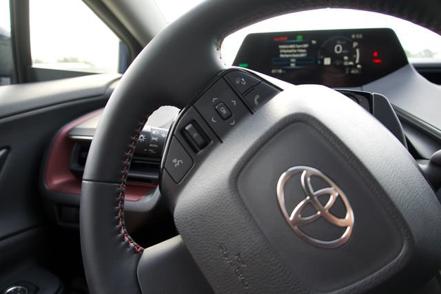 Used 2026 Toyota Prius Plug-In Hybrid FWD image 25