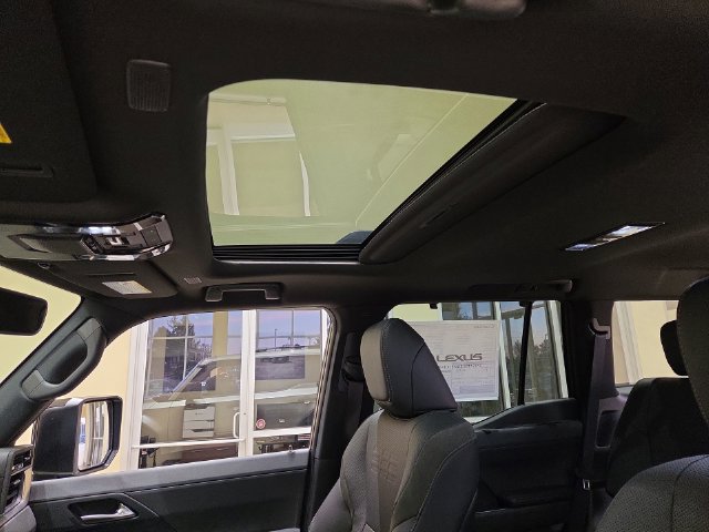 New 2026 Lexus GX 550 AWD/4WD image 32