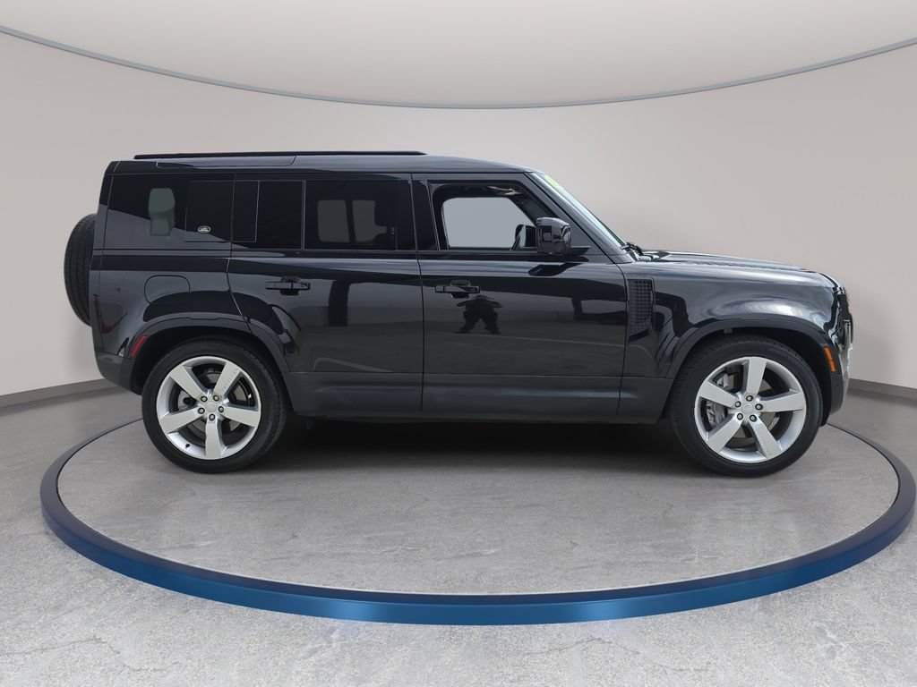 Used 2022 Land Rover Defender 110 SE AWD/4WD image 4