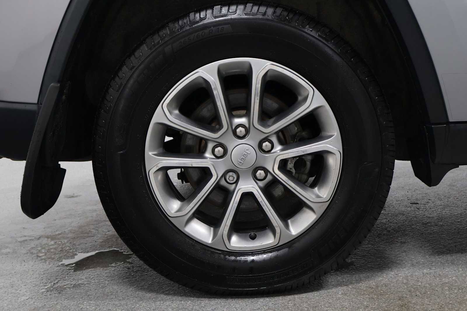 Used 2014 Jeep Grand Cherokee Limited w/ Trailer Tow Group IV image 33