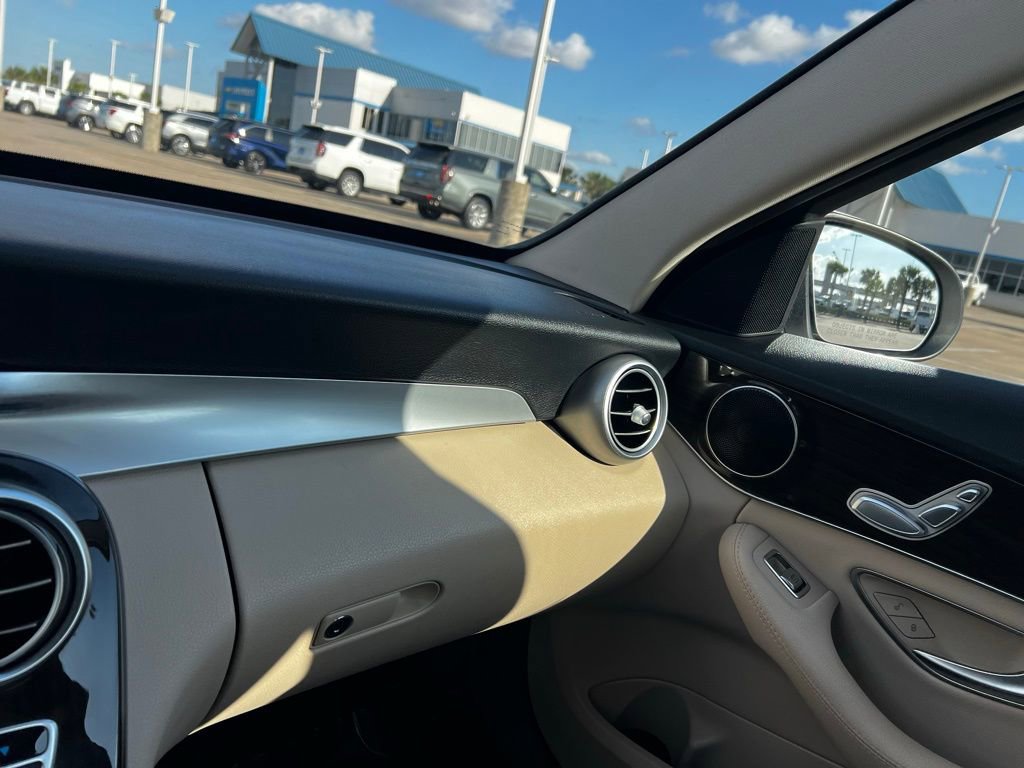 Used 2019 Mercedes-Benz C 300 Sedan image 29