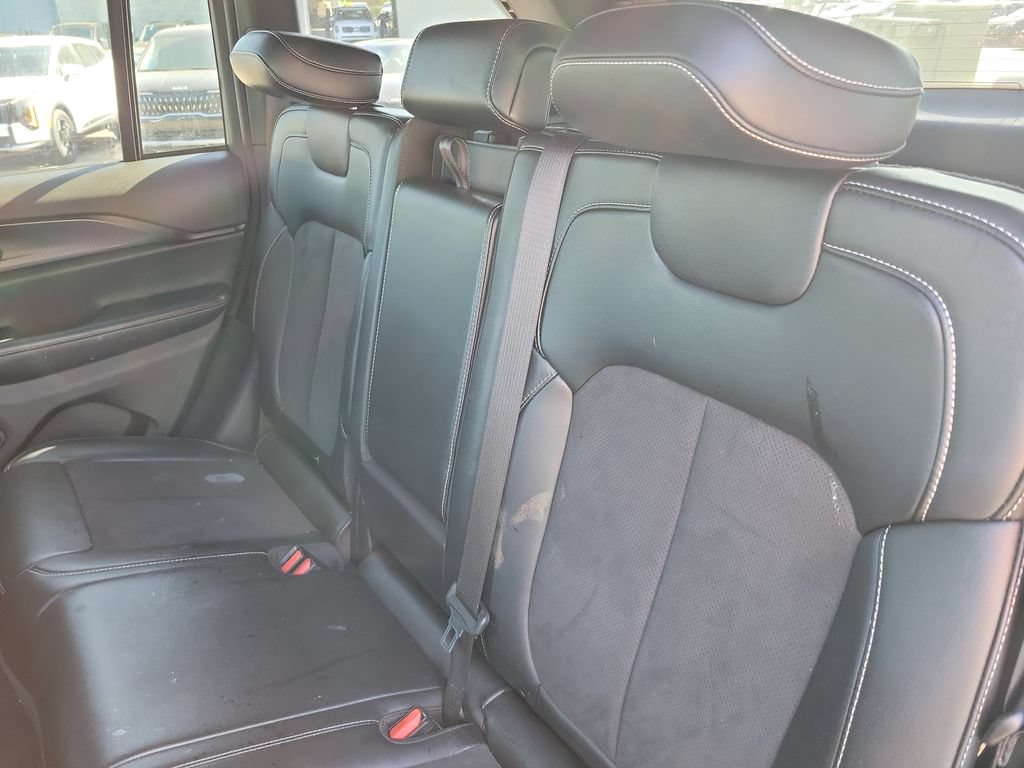 Used 2024 Jeep Grand Cherokee Altitude AWD/4WD image 14