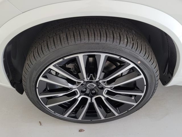 New 2026 Volvo XC90 B6 Plus w/ Protection Package Premier AWD/4WD image 10
