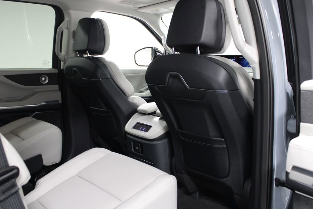 New 2026 Lincoln Navigator Reserve image 33