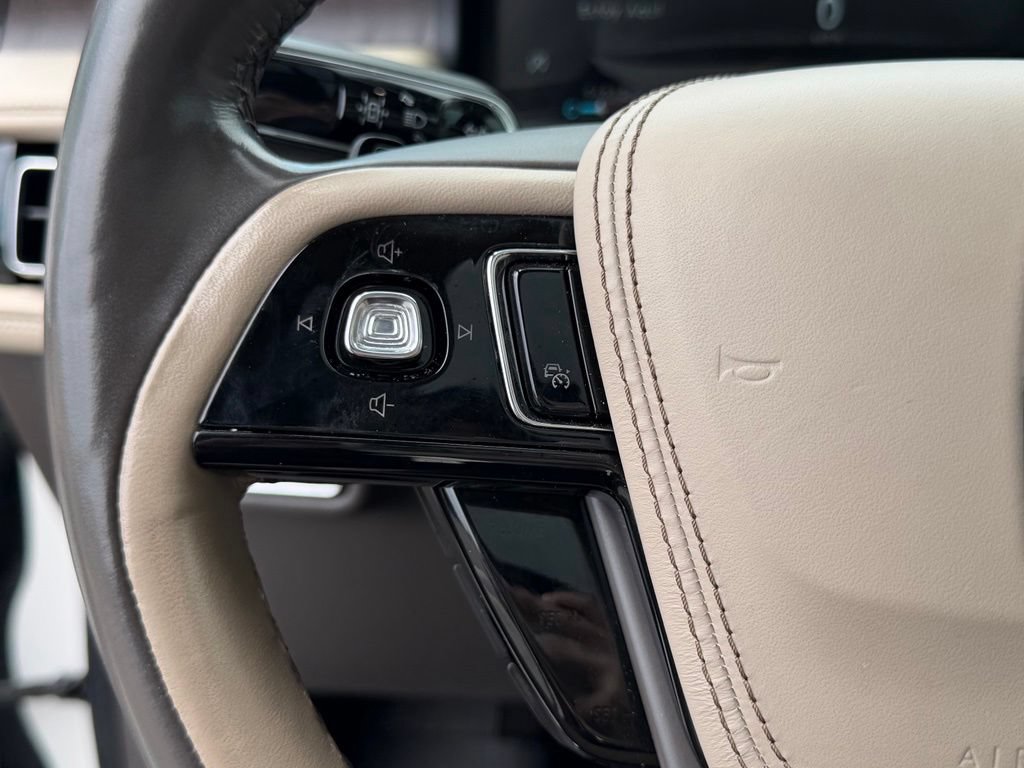 Used 2022 Lincoln Aviator Reserve w/ Equipment Group 201A AWD/4WD image 18