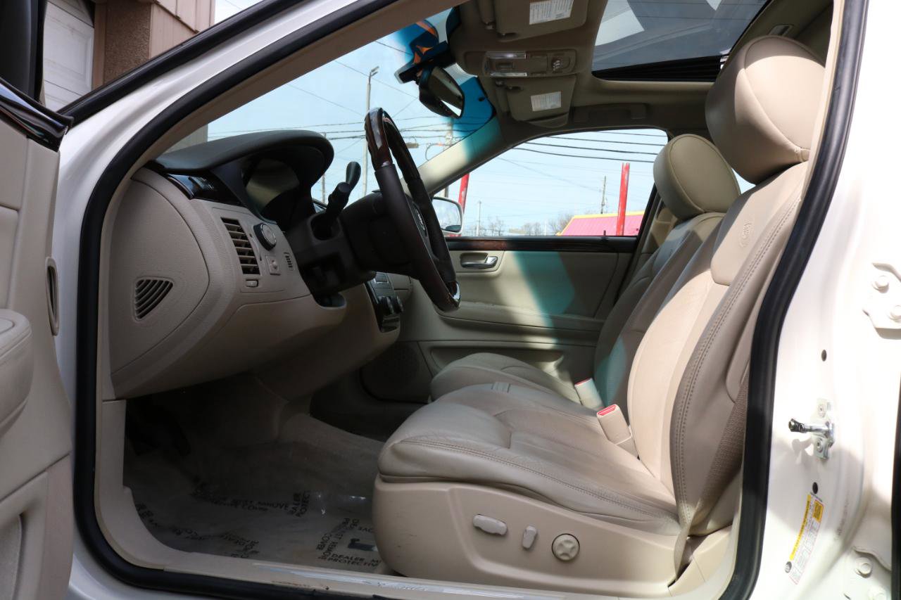 Used 2009 Cadillac DTS w/ Sun And Sound Package image 21