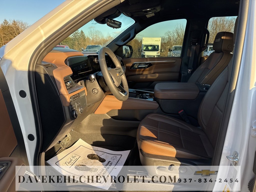 Certified 2025 Chevrolet Suburban High Country image 10