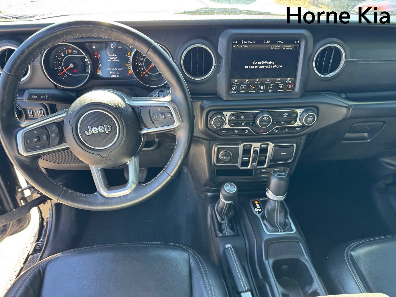 Used 2018 Jeep Wrangler Unlimited Sahara AWD/4WD image 15