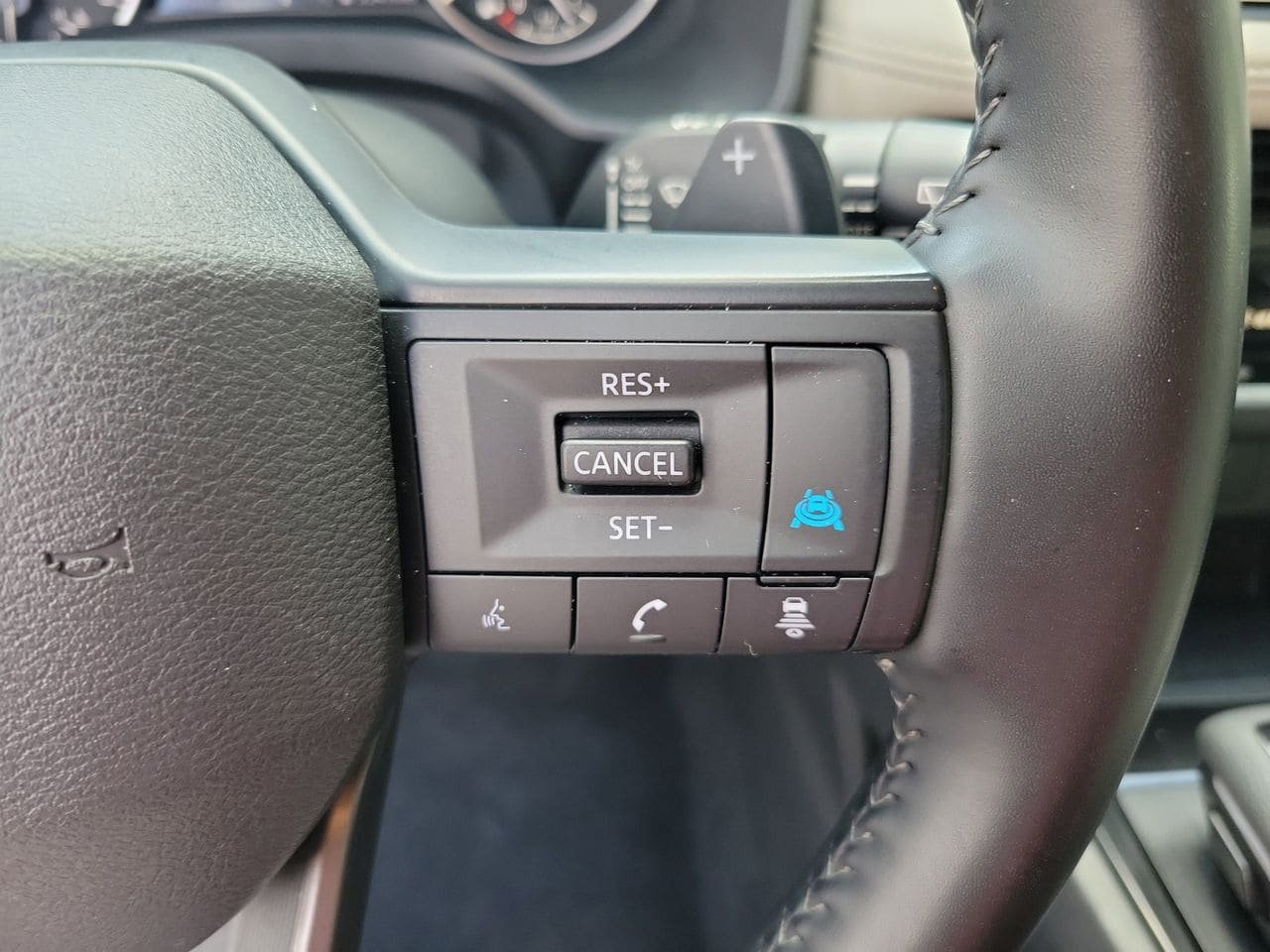 Used 2025 Nissan Rogue SV FWD image 20