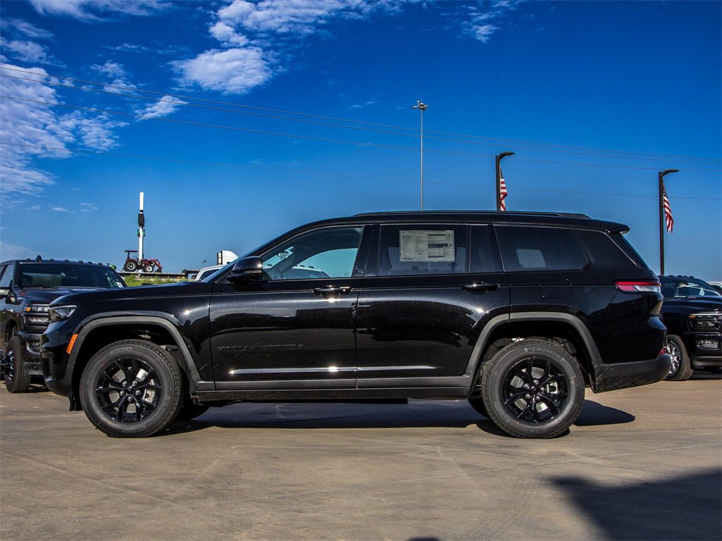 Used 2025 Jeep Grand Cherokee L Altitude image 6
