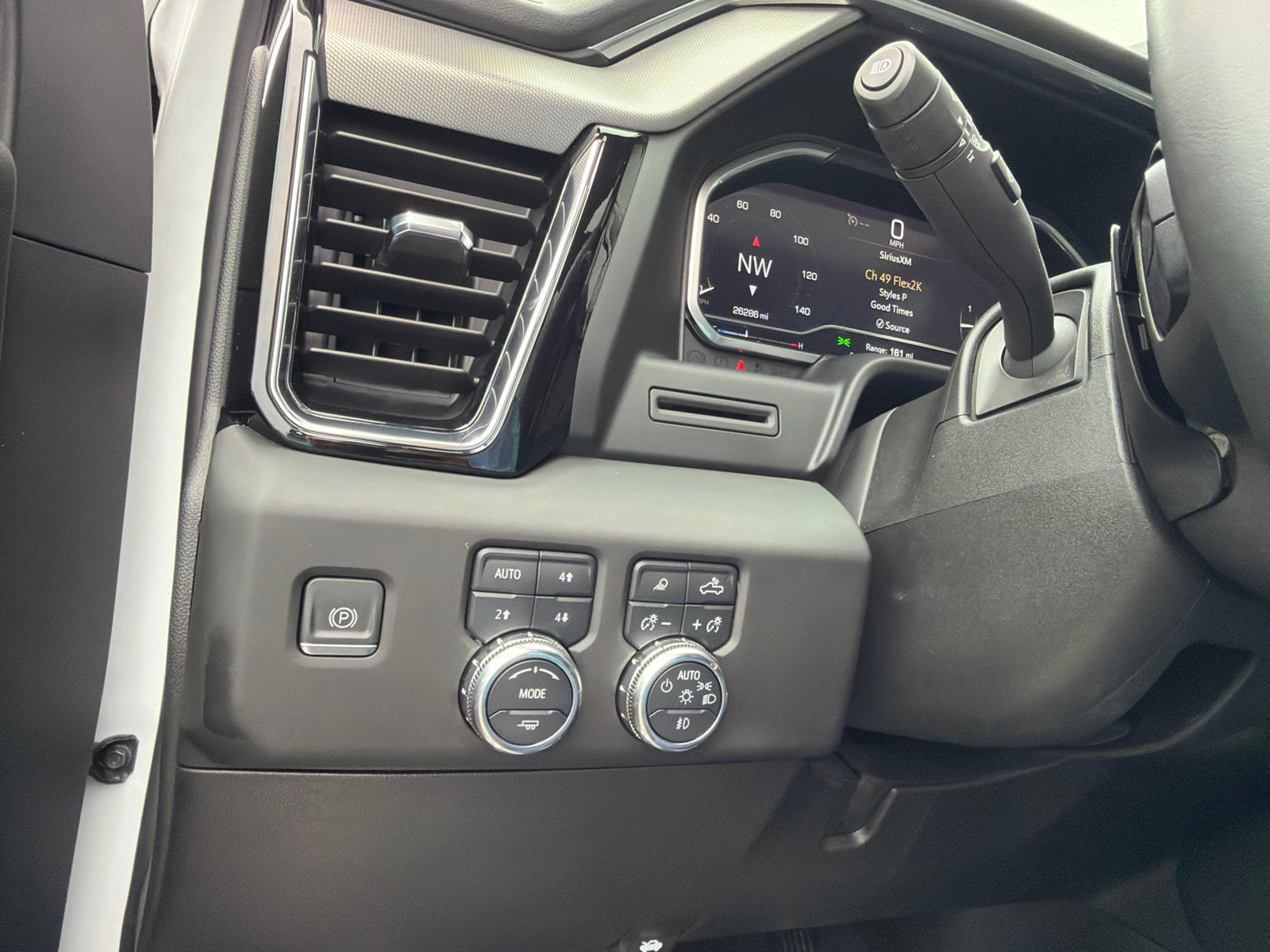 Used 2024 GMC Sierra 3500 Denali AWD/4WD image 36