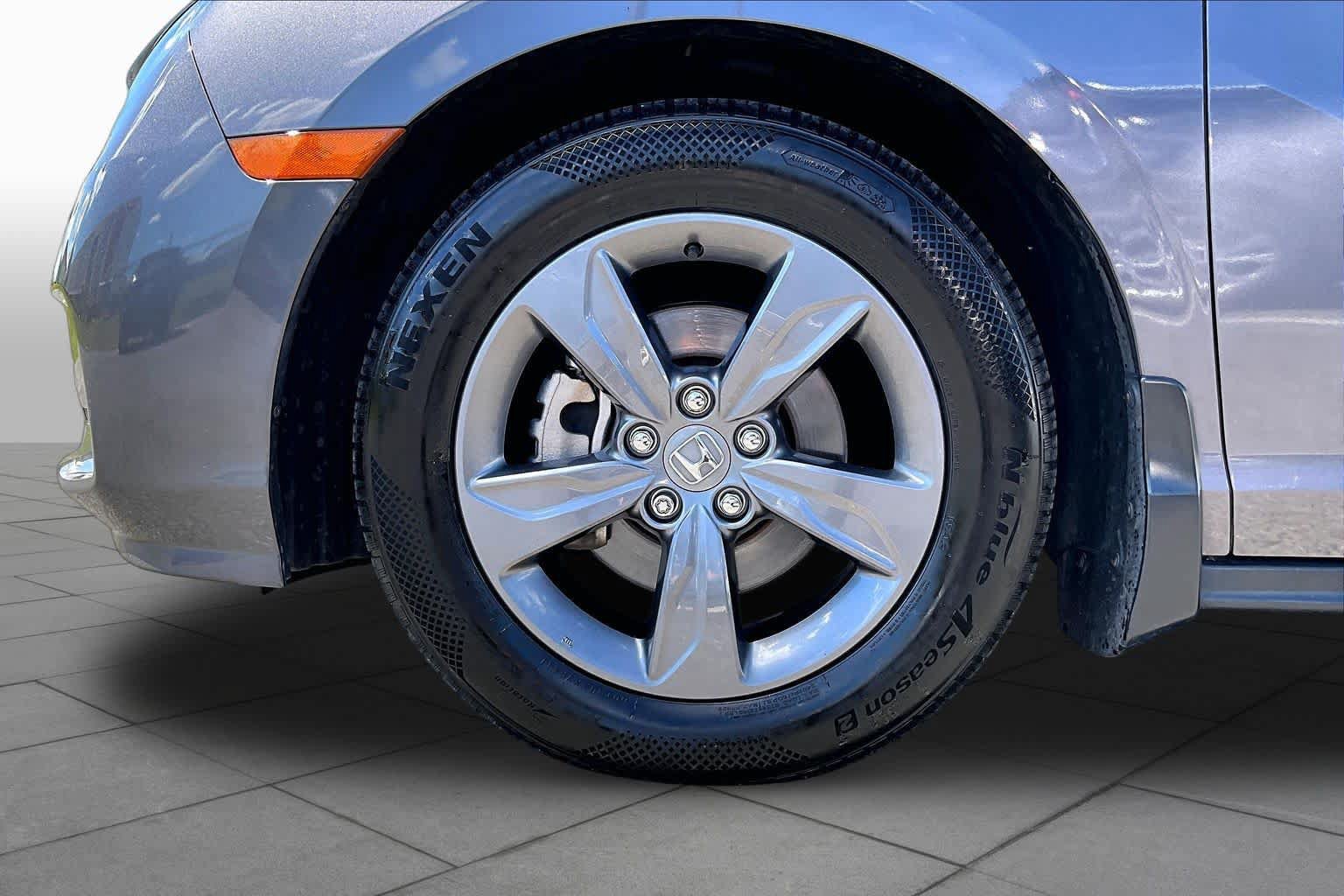 Used 2024 Honda Odyssey EX image 11
