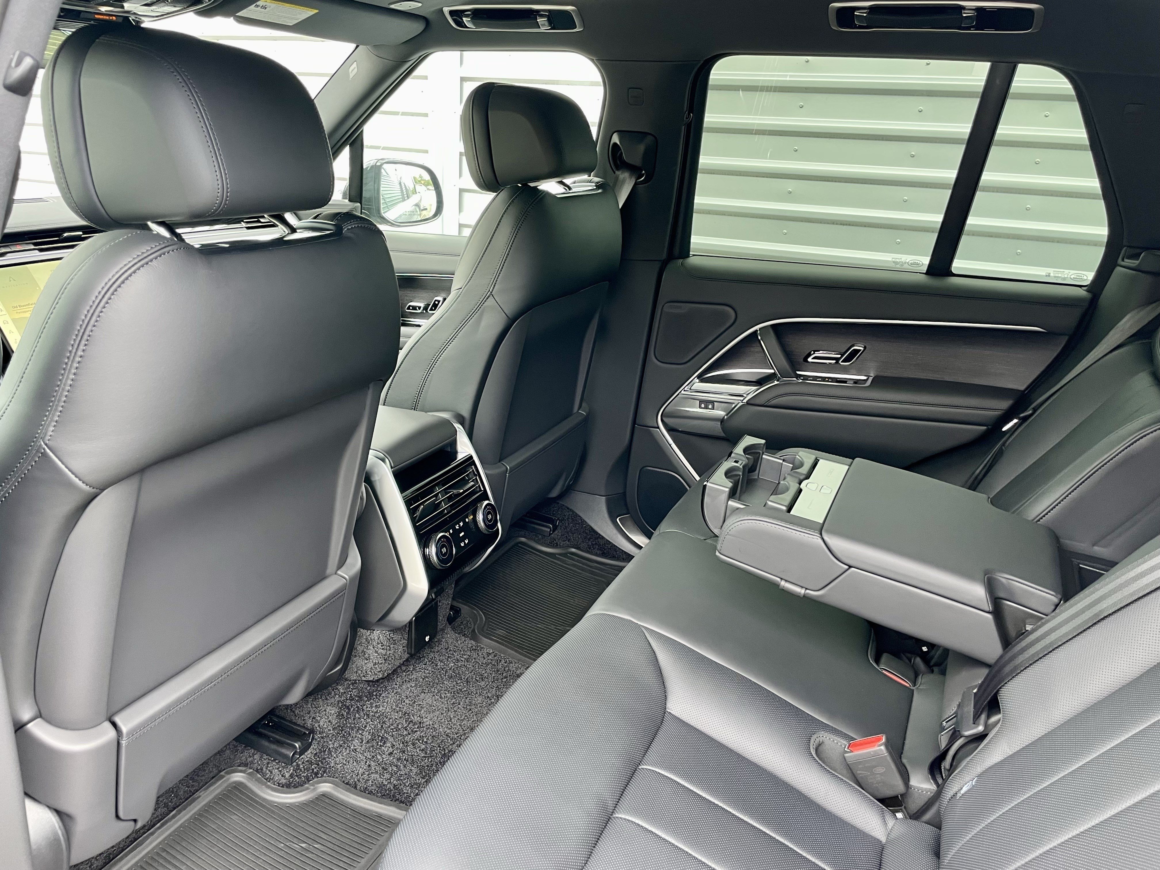 New 2027 Land Rover Range Rover SE AWD/4WD image 30