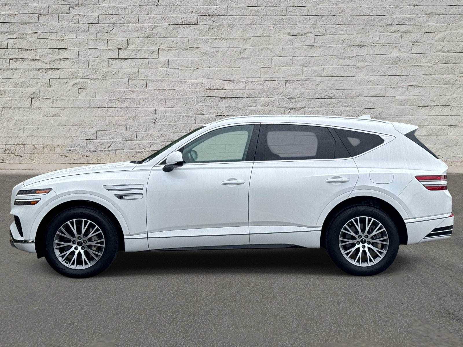 Used 2025 Genesis GV80 2.5T Standard AWD/4WD image 2