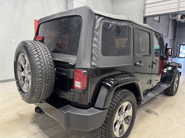 Used 2018 Jeep Wrangler Unlimited Sahara image 7