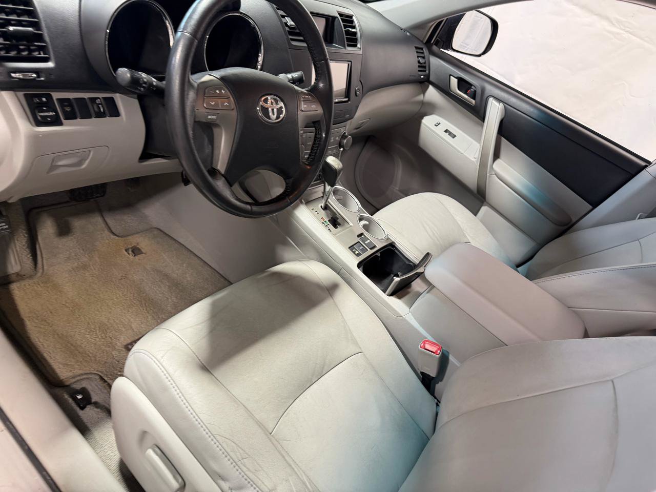 Used 2010 Toyota Highlander SE AWD/4WD image 24