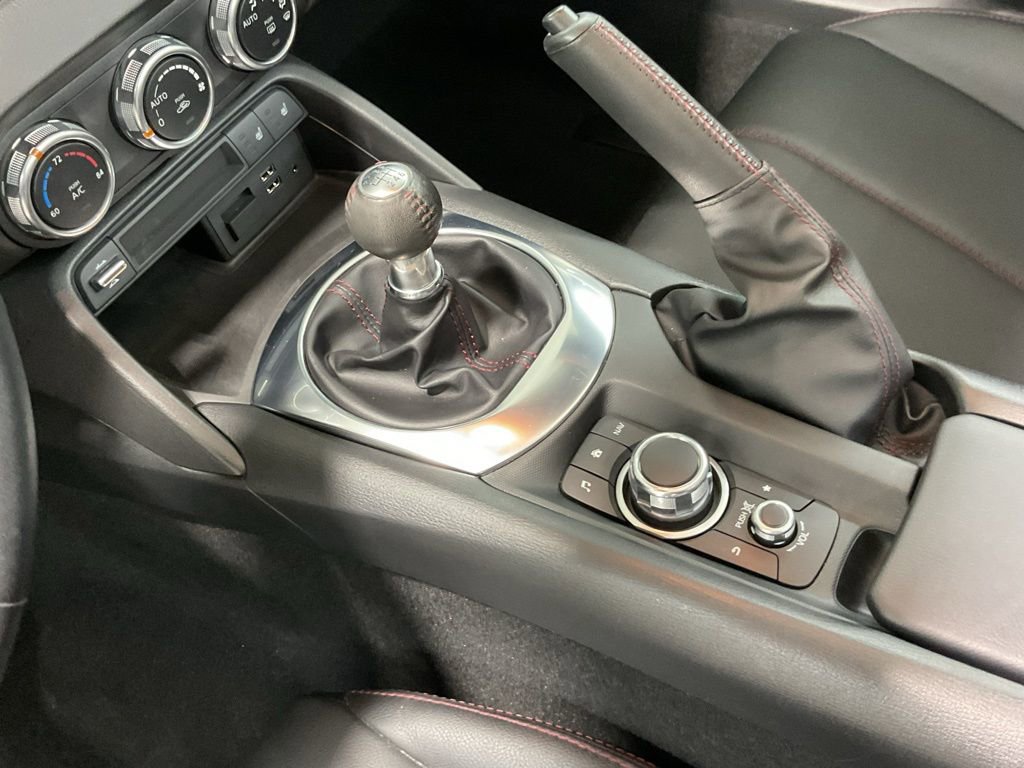 Used 2017 MAZDA MX-5 Miata RF Grand Touring image 18