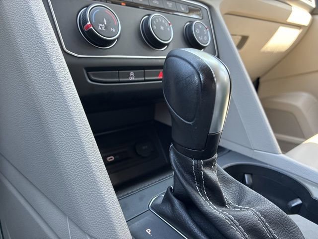 Used 2023 Volkswagen Atlas SE image 32