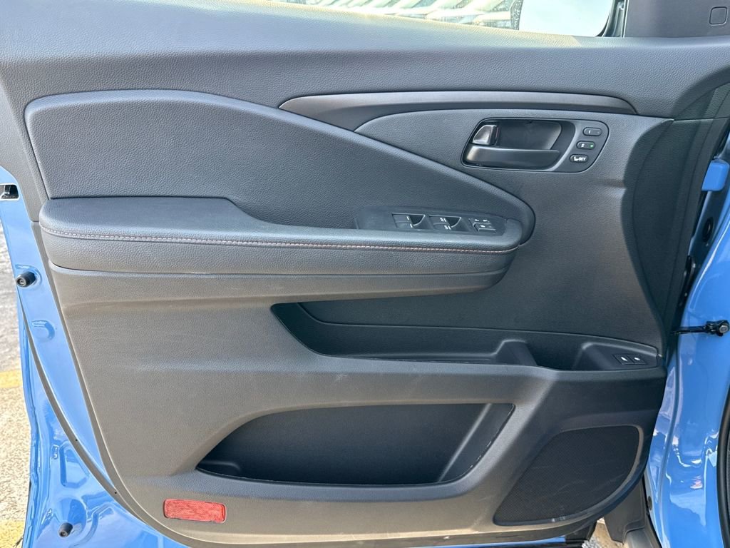 Used 2025 Honda Passport TrailSport image 15