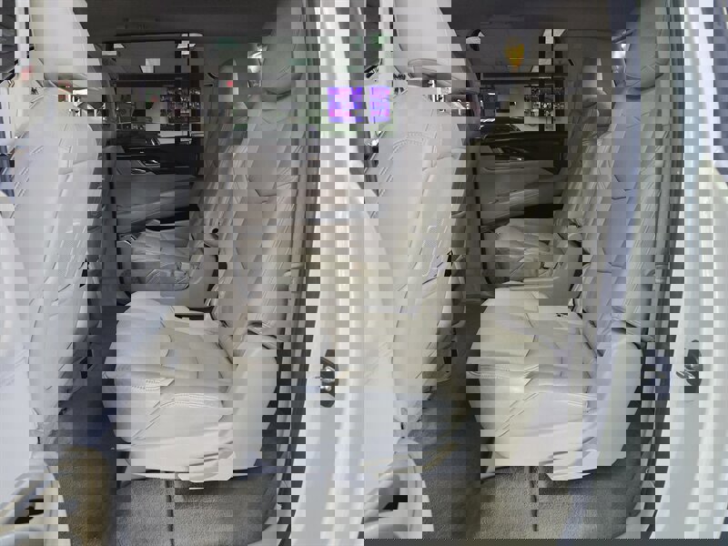 Used 2015 Cadillac Escalade ESV Luxury image 11