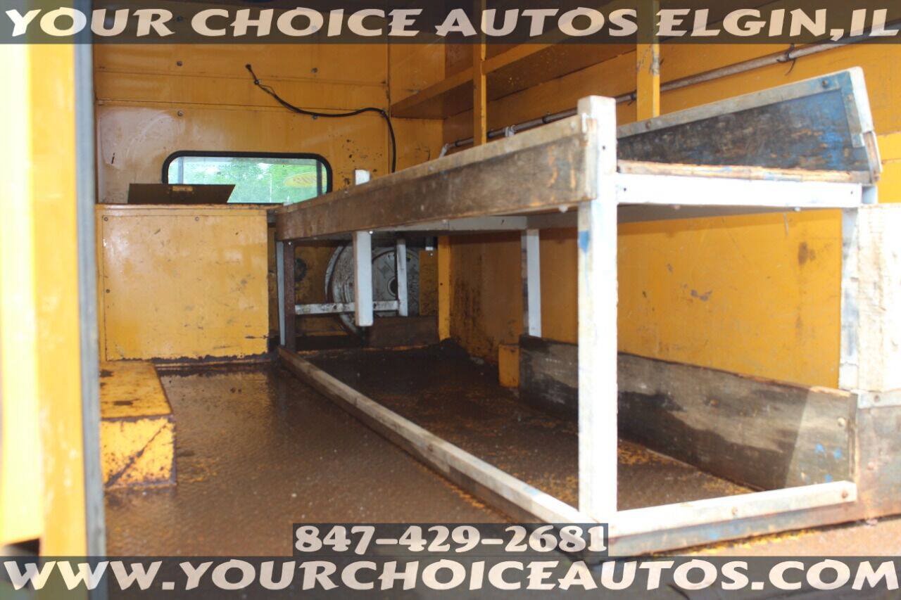 Used 2009 Ford F550 2WD Regular Cab Super Duty image 17