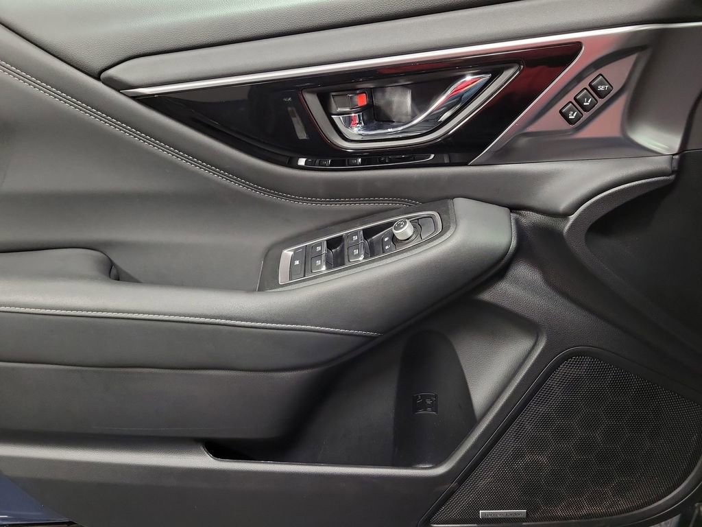 Used 2025 Subaru Outback Limited image 21