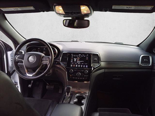 Used 2020 Jeep Grand Cherokee Laredo w/ Laredo X Package RWD image 18