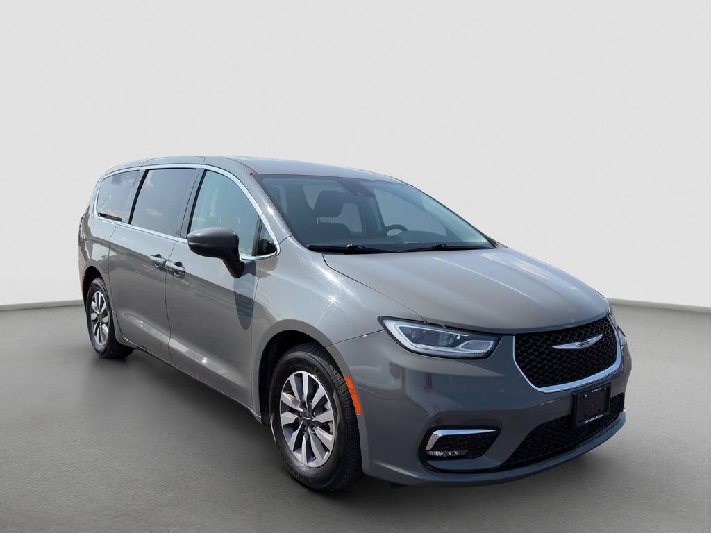 Used 2023 Chrysler Pacifica Touring-L FWD image 8