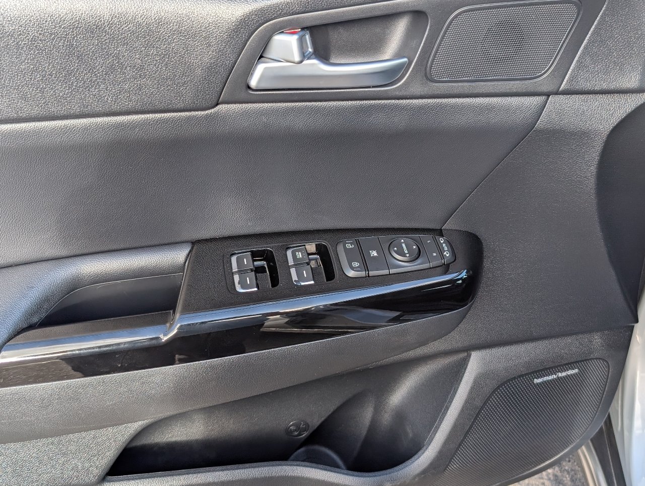 Used 2018 Kia Sportage SX FWD image 15