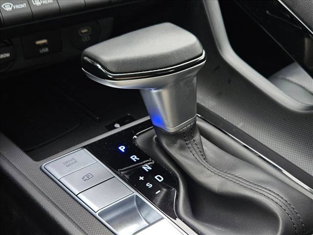 Used 2025 Hyundai Elantra Limited image 17