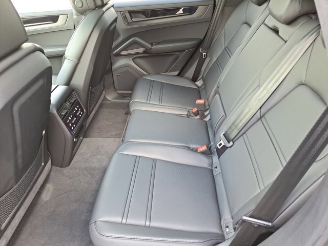 New 2026 Porsche Cayenne GTS image 19