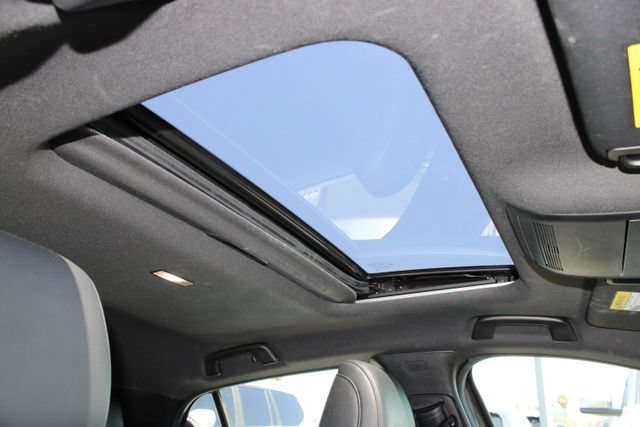 Used 2022 MAZDA MAZDA3 s FWD image 6
