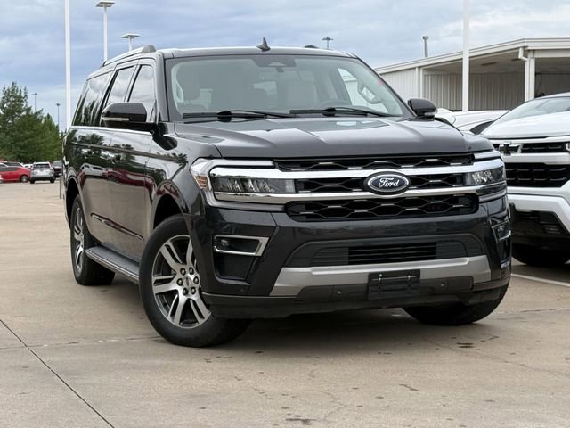 Used 2022 Ford Expedition Max Limited RWD image 2