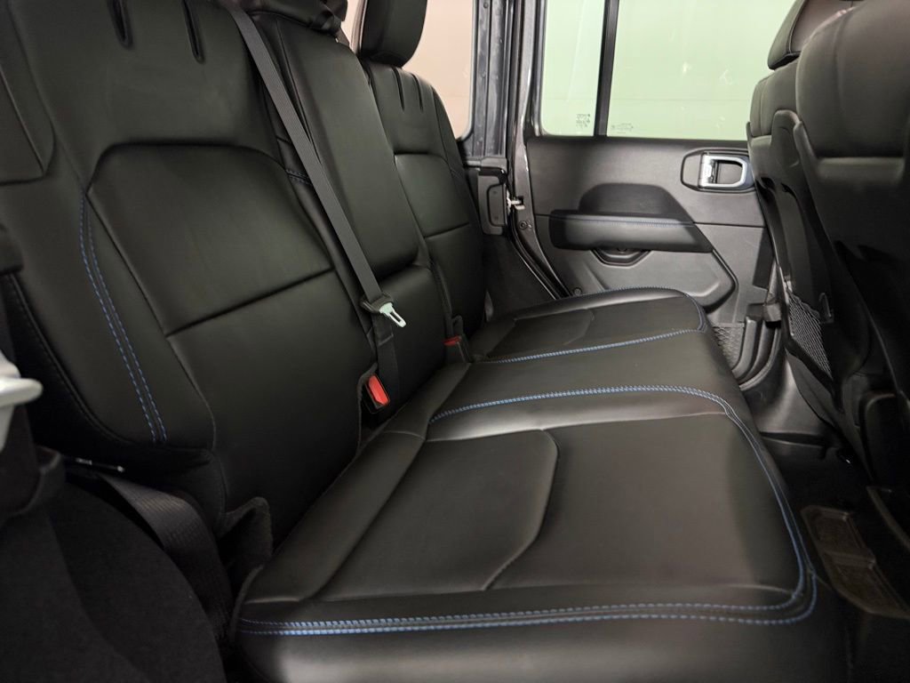 Used 2025 Jeep Wrangler Unlimited Rubicon 4xe w/ Safety Group AWD/4WD image 31