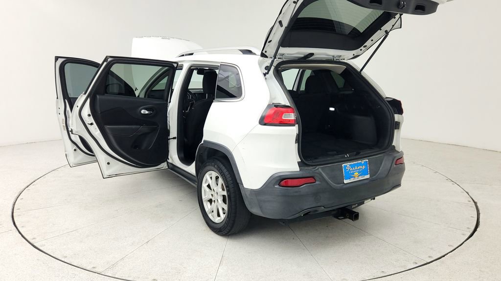 Used 2017 Jeep Cherokee Latitude image 12