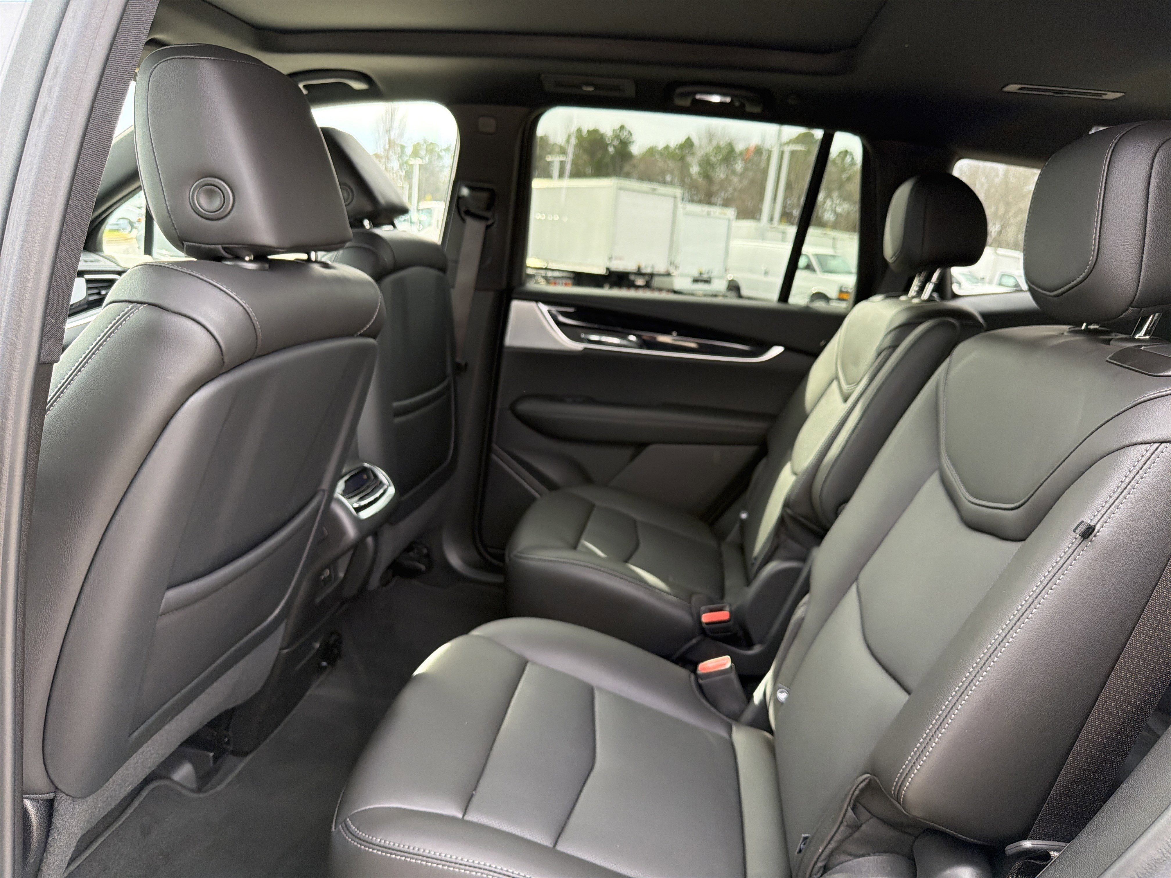 Used 2023 Cadillac XT6 Premium Luxury image 31