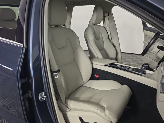 Used 2019 Volvo XC60 T5 Momentum w/ Multimedia Package image 19