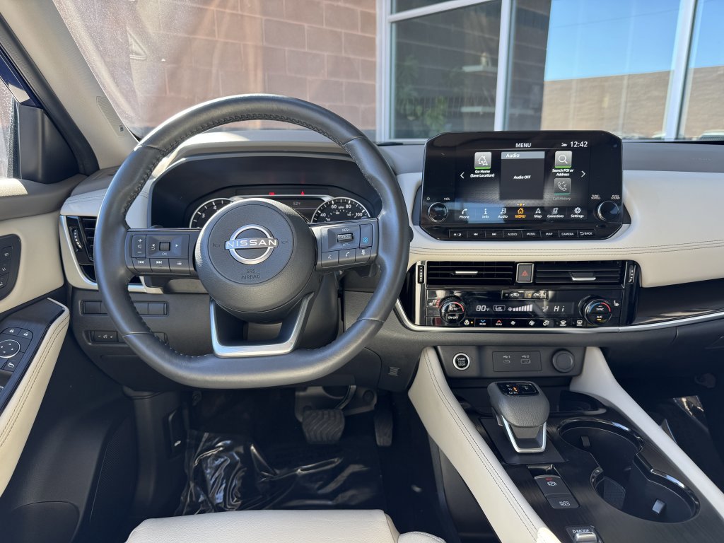 Used 2023 Nissan Rogue SL w/ SL Premium Package FWD image 16