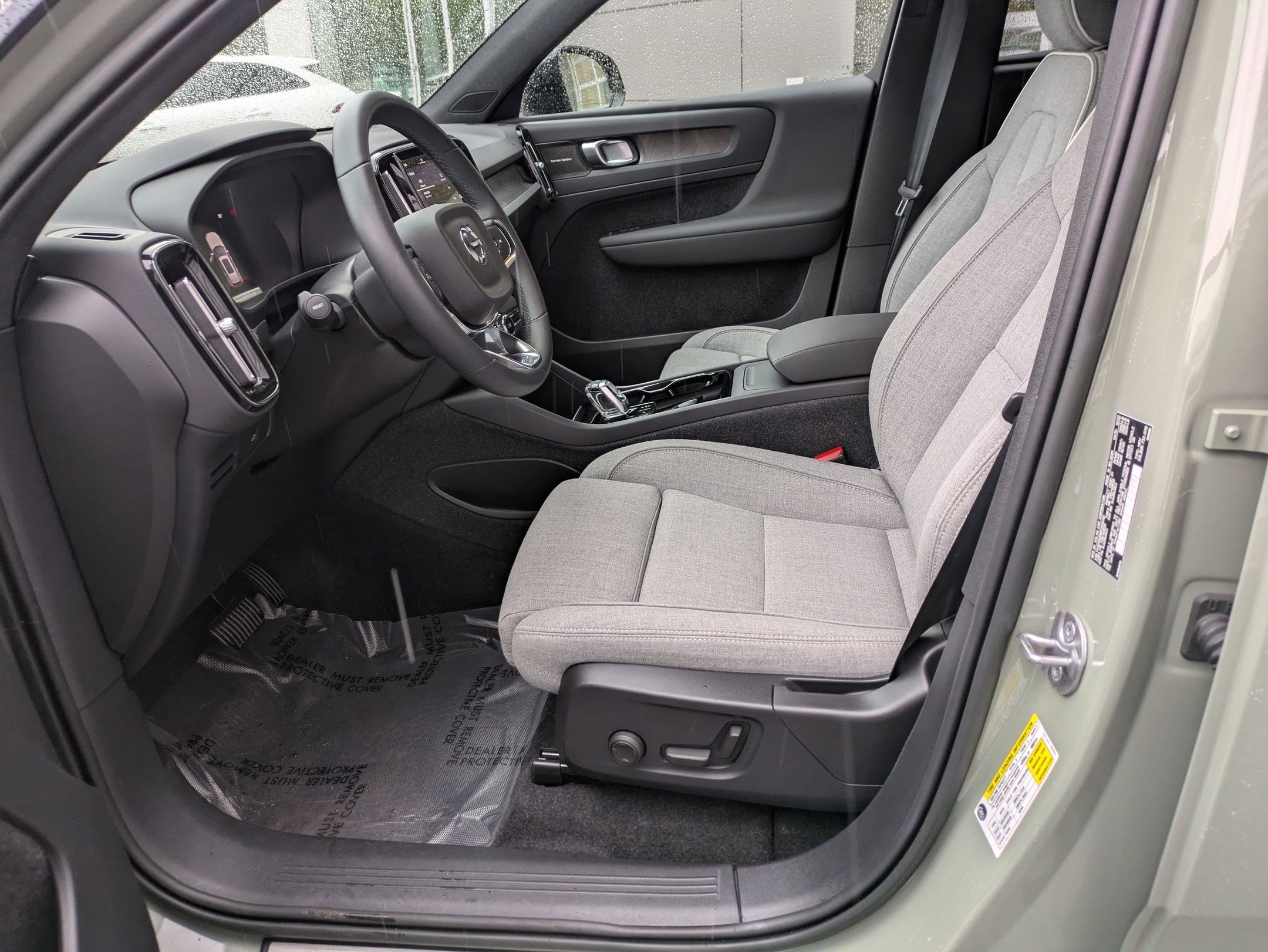 Used 2023 Volvo XC40 Recharge Ultimate image 15