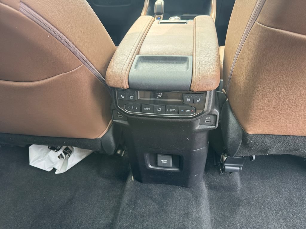 Used 2025 Toyota Grand Highlander AWD Hybrid image 24