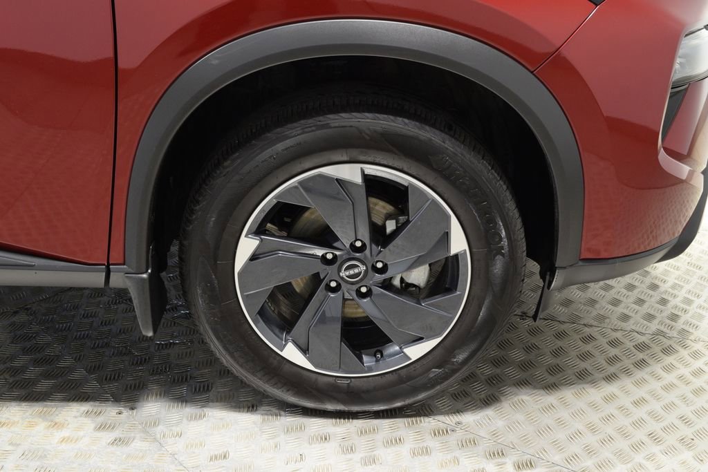 Used 2025 Nissan Rogue SV AWD/4WD image 38