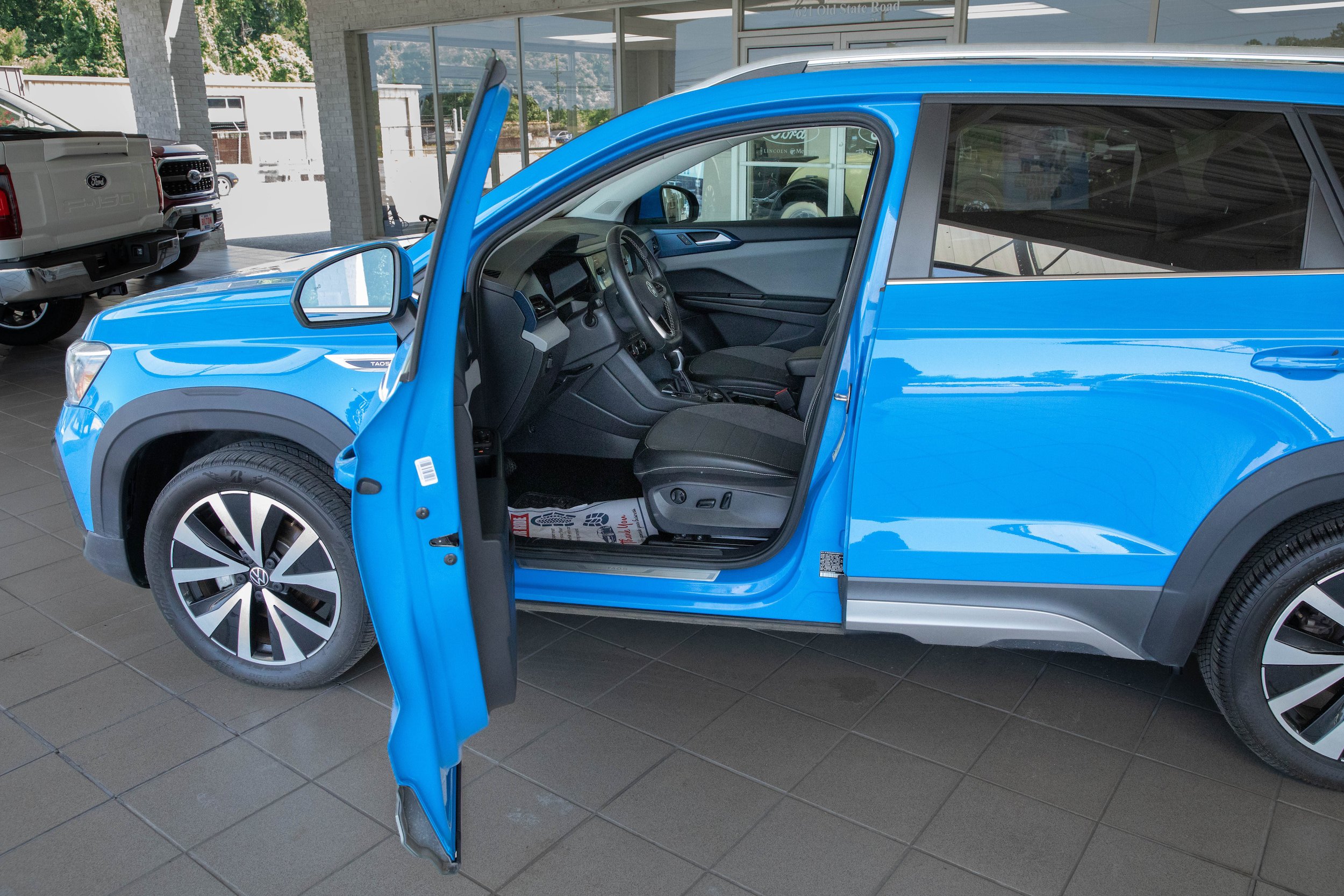 Used 2022 Volkswagen Taos SE FWD image 7