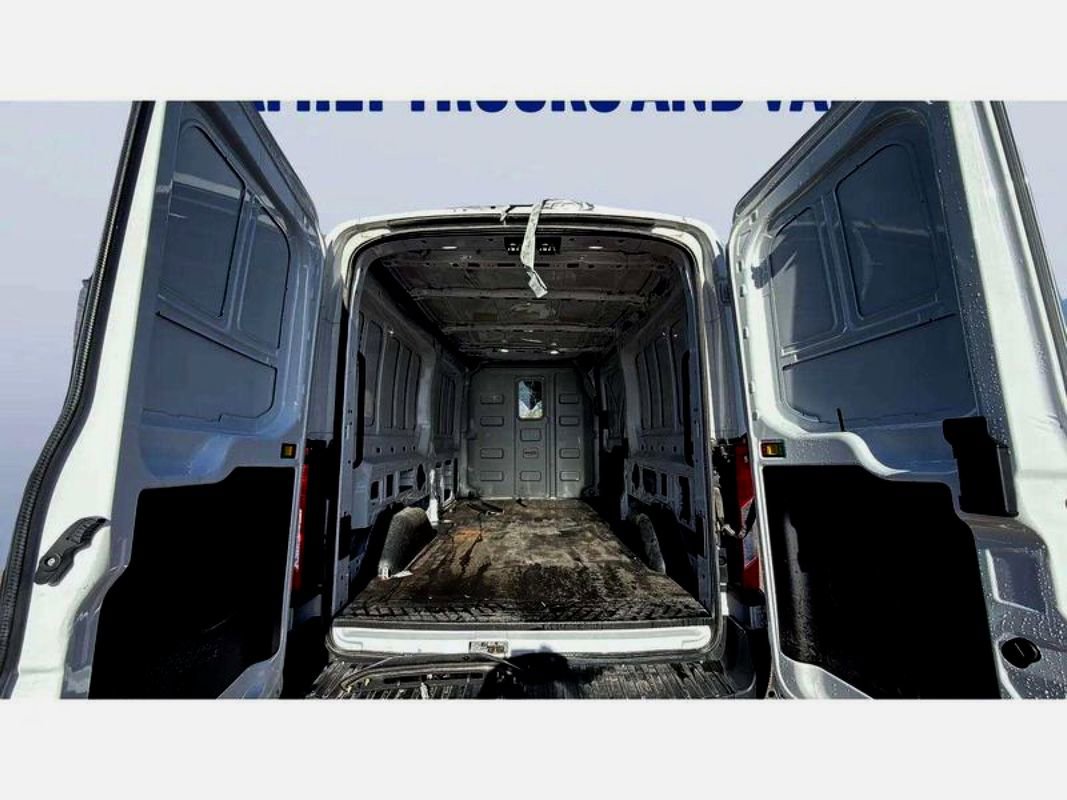 Used 2023 Ford Transit 250 Medium Roof AWD image 21