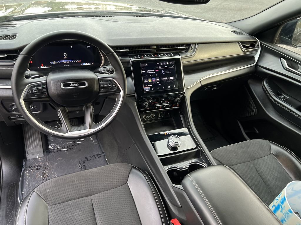 Certified 2024 Jeep Grand Cherokee L Laredo AWD/4WD image 20